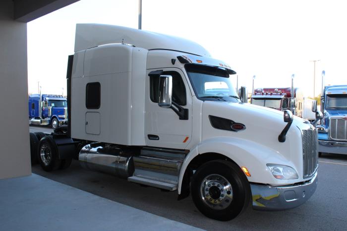 2020 Peterbilt 579-8