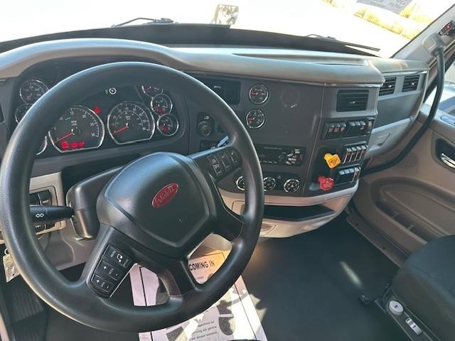 2021 Peterbilt 579-4