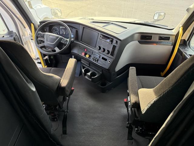 2023 Freightliner Cascadia-2