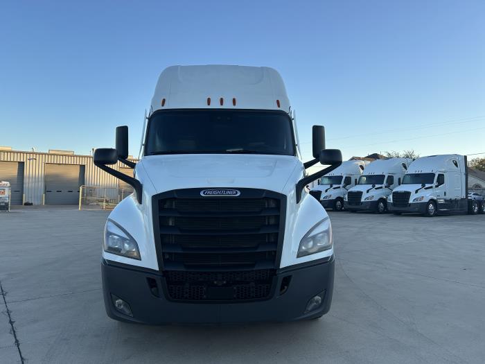 2023 Freightliner Cascadia-1