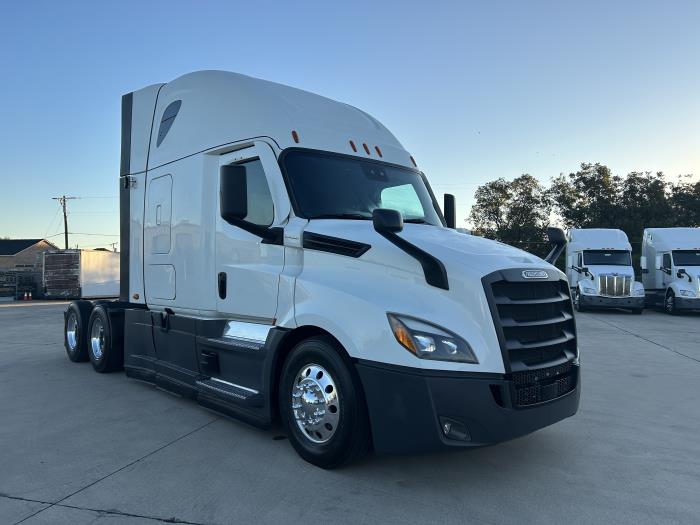 2023 Freightliner Cascadia-2