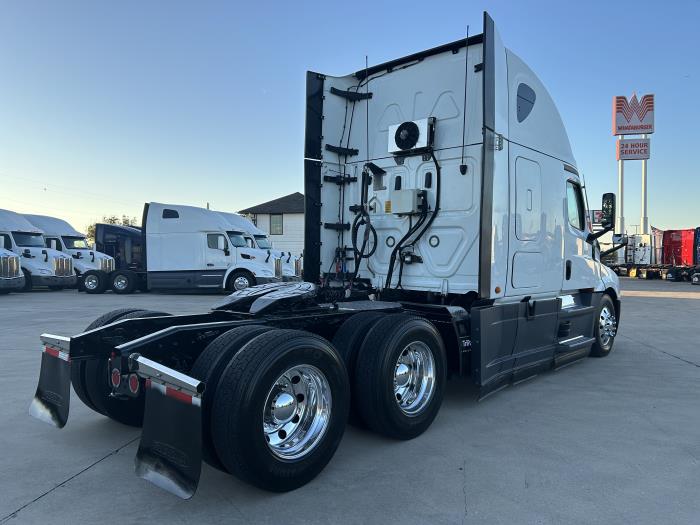 2023 Freightliner Cascadia-4
