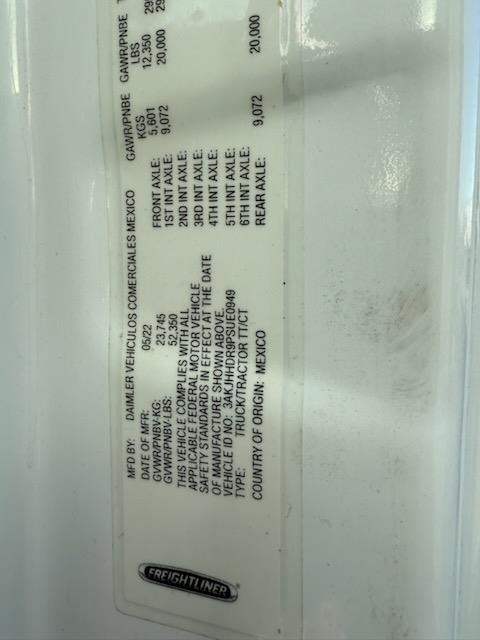 2023 Freightliner Cascadia-10