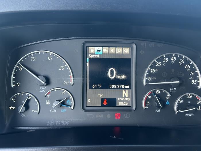 2023 Freightliner Cascadia-12