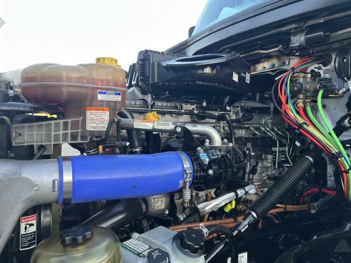 2023 Freightliner Cascadia-13