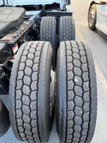 2023 Freightliner Cascadia-14