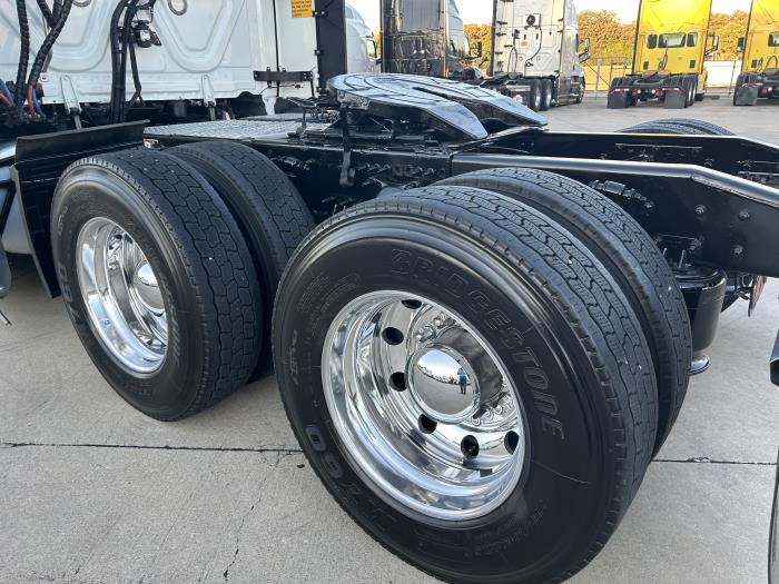 2023 Freightliner Cascadia-18