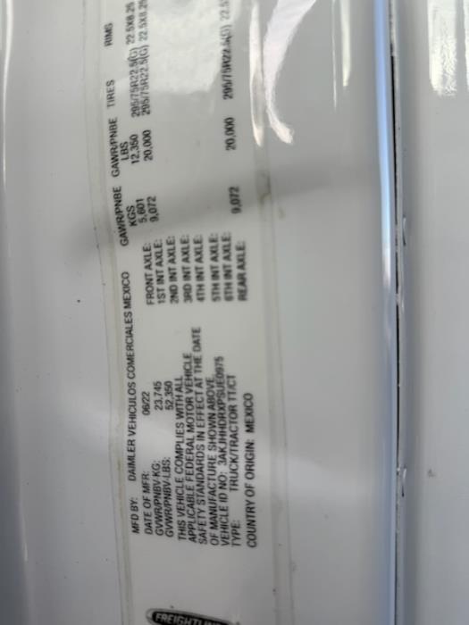 2023 Freightliner Cascadia-9