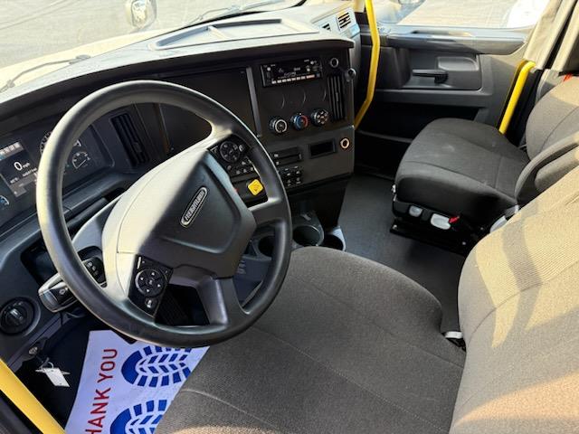 2023 Freightliner Cascadia-2