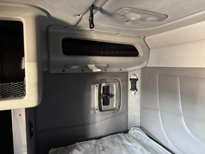 2023 Peterbilt 389-20