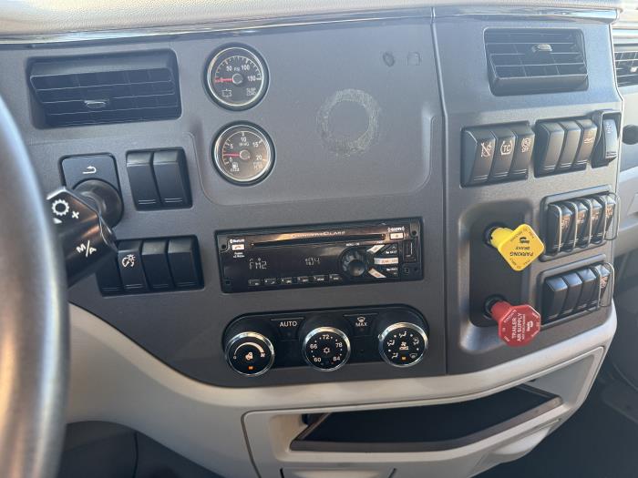 2021 Peterbilt 579-6