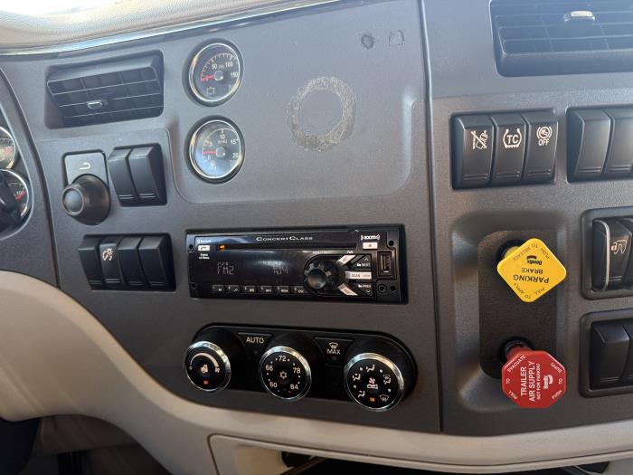 2021 Peterbilt 579-7