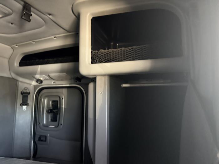 2023 Peterbilt 389-24