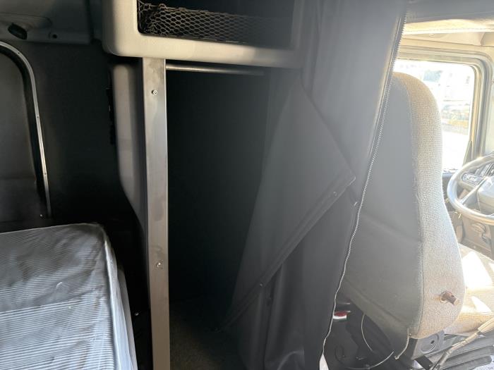 2023 Peterbilt 389-25