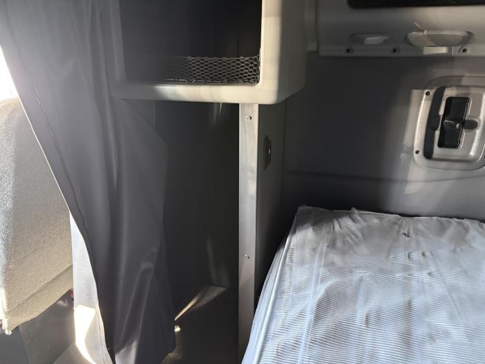 2023 Peterbilt 389-26