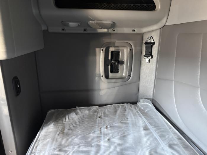 2023 Peterbilt 389-27