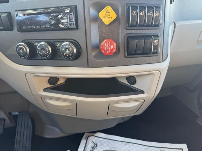 2021 Peterbilt 579-9