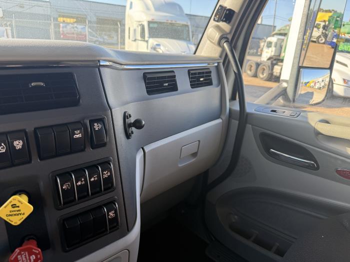 2021 Peterbilt 579-10