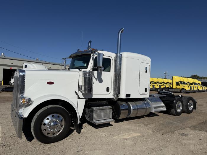 2023 Peterbilt 389-1