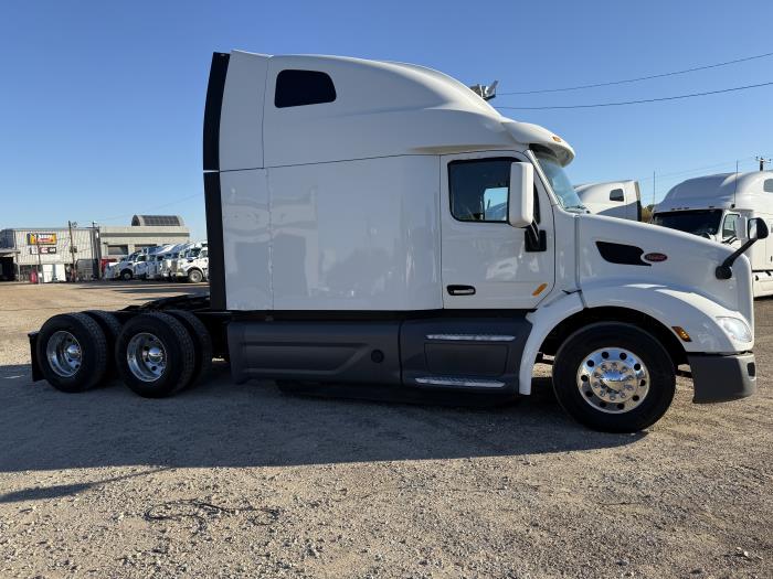2021 Peterbilt 579-1