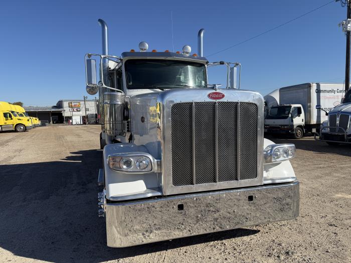 2023 Peterbilt 389-37
