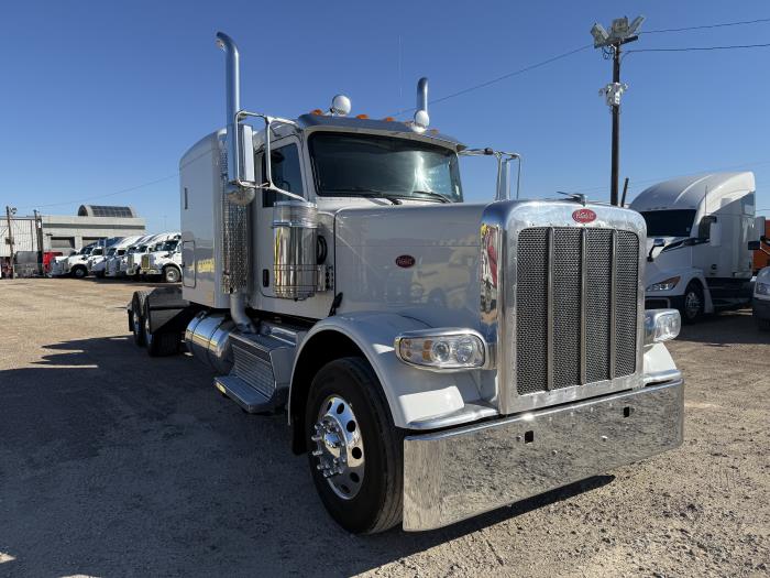 2023 Peterbilt 389-38