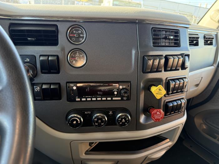 2021 Peterbilt 579-7