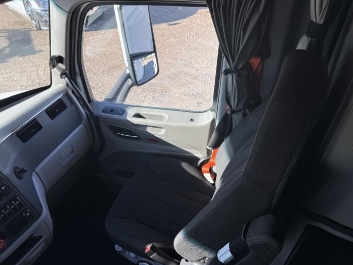 2021 Peterbilt 579-15