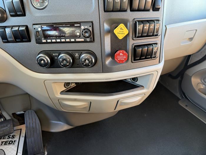 2021 Peterbilt 579-10