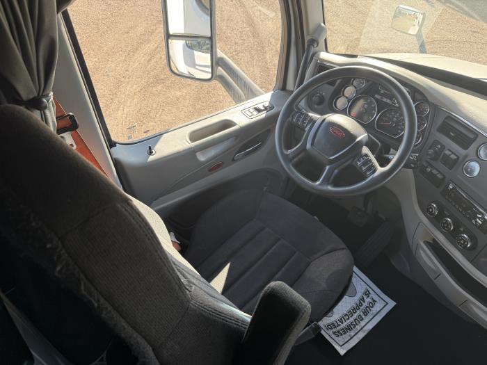 2021 Peterbilt 579-18