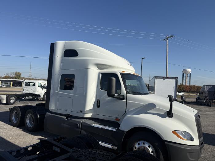 2022 International LT625-11