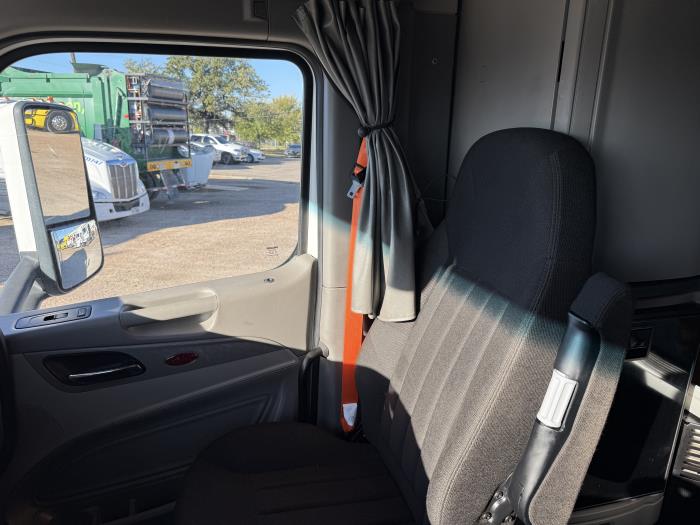 2021 Peterbilt 579-13