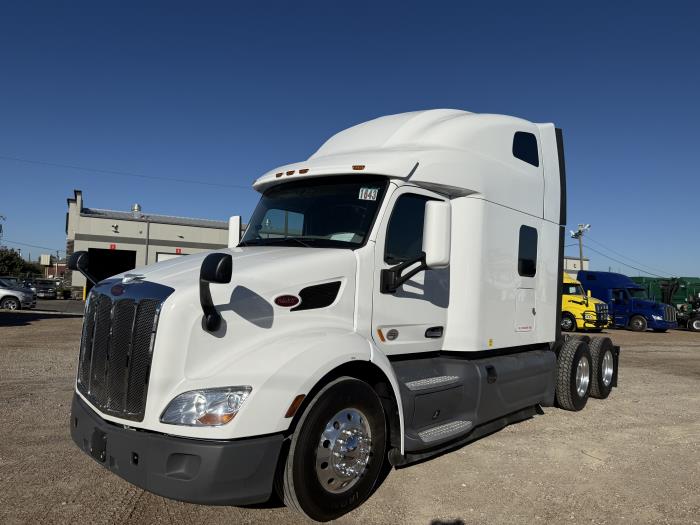 2021 Peterbilt 579 photo 2