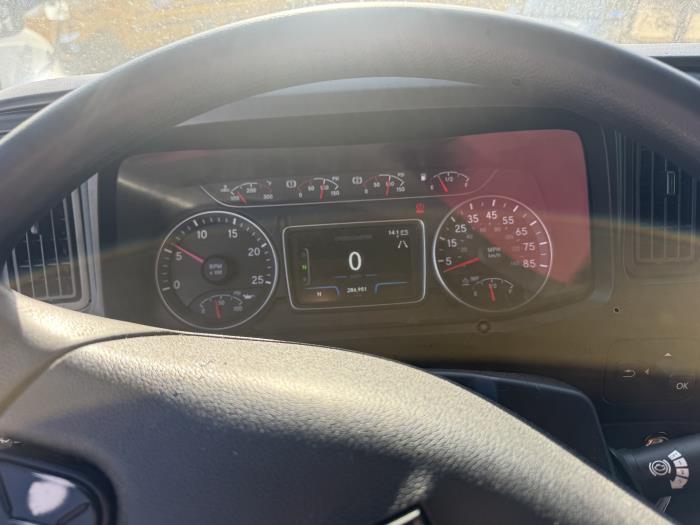 2022 International LT625-14