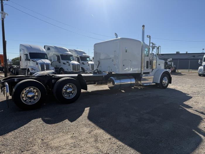 2023 Peterbilt 389-45