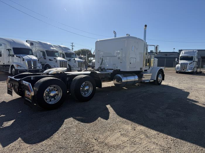 2023 Peterbilt 389-46