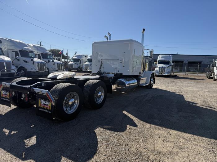2023 Peterbilt 389-47