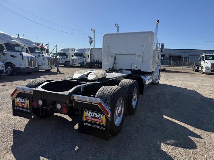 2023 Peterbilt 389-48
