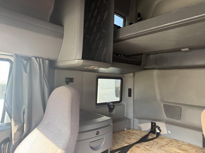 2022 International LT625-17