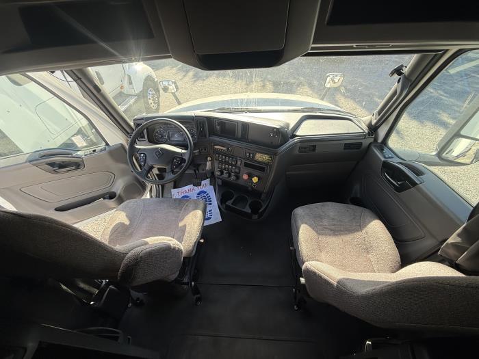 2022 International LT625-18