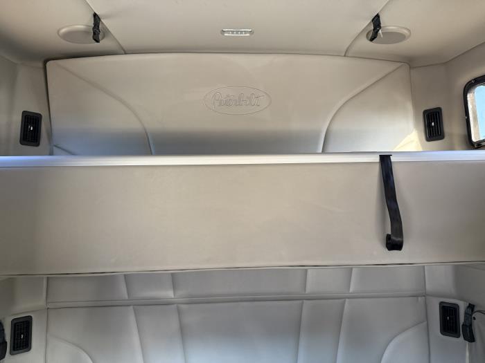 2021 Peterbilt 579-19