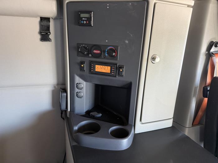 2021 Peterbilt 579-23