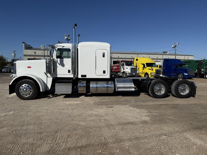 2023 Peterbilt 389-55