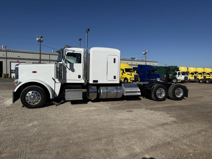 2023 Peterbilt 389-56