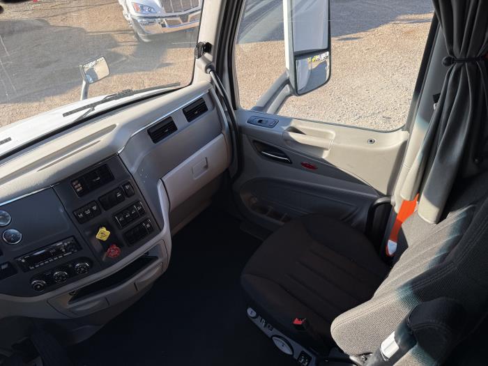 2021 Peterbilt 579-27