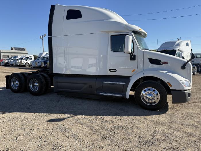 2021 Peterbilt 579 photo 4