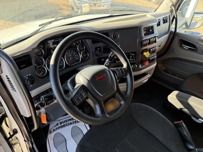 2021 Peterbilt 579-33
