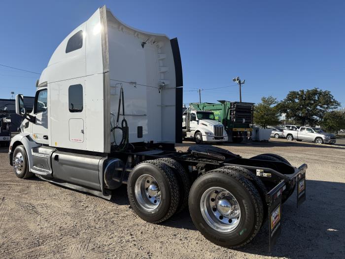 2021 Peterbilt 579-40