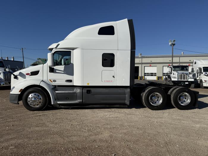 2021 Peterbilt 579-4