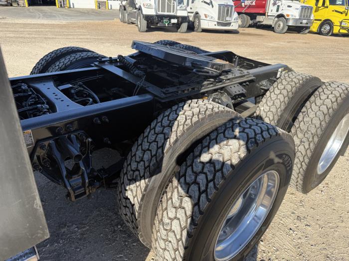 2021 Peterbilt 579-46